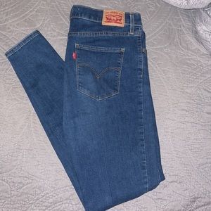 Levi’s 720 High Rise Super Skinny Jeans. Size 30.